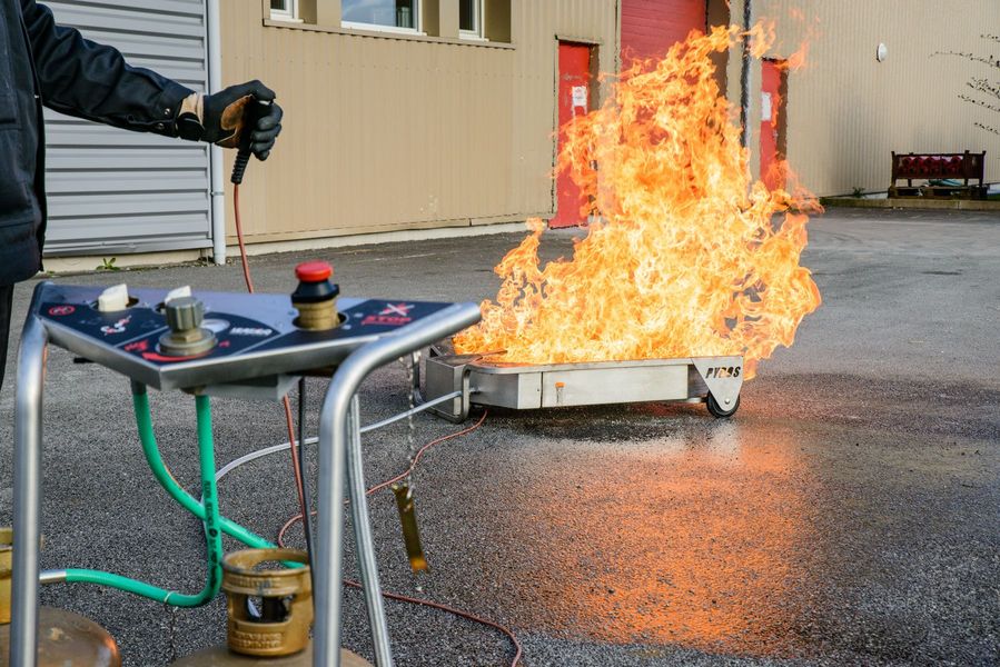 PYROS 3, Feuerlösch-Übungsgerät von LEADER®