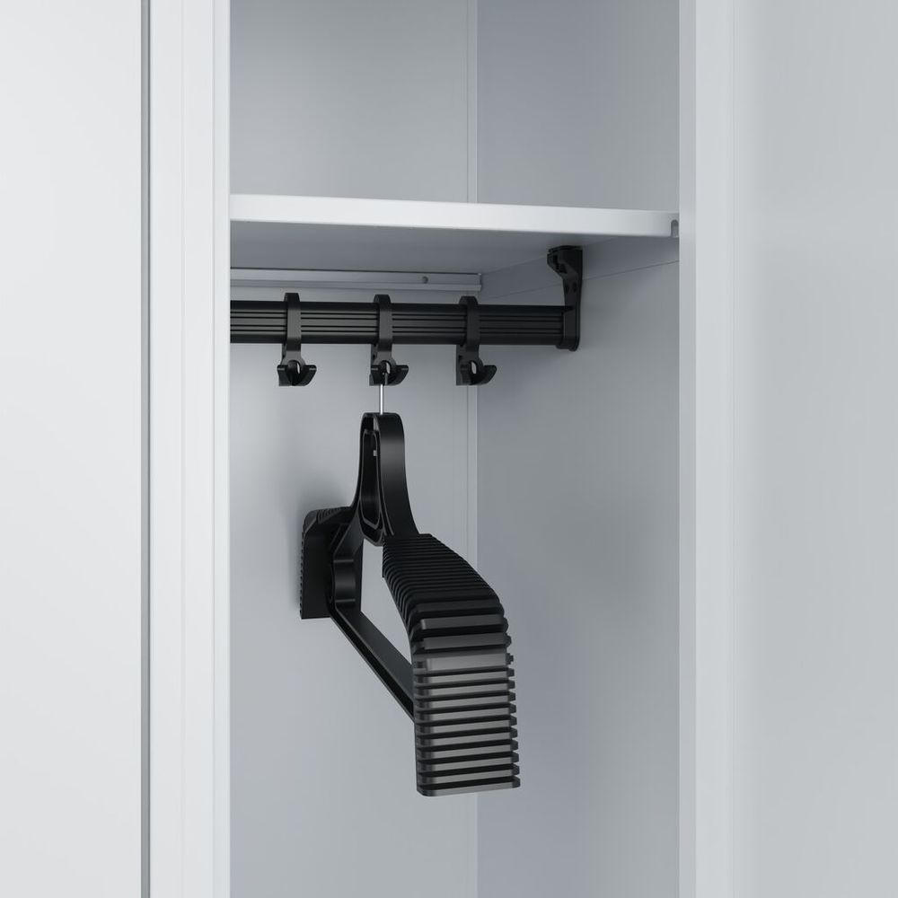 Kleiderbügel zu Garderobenschränke von C + P